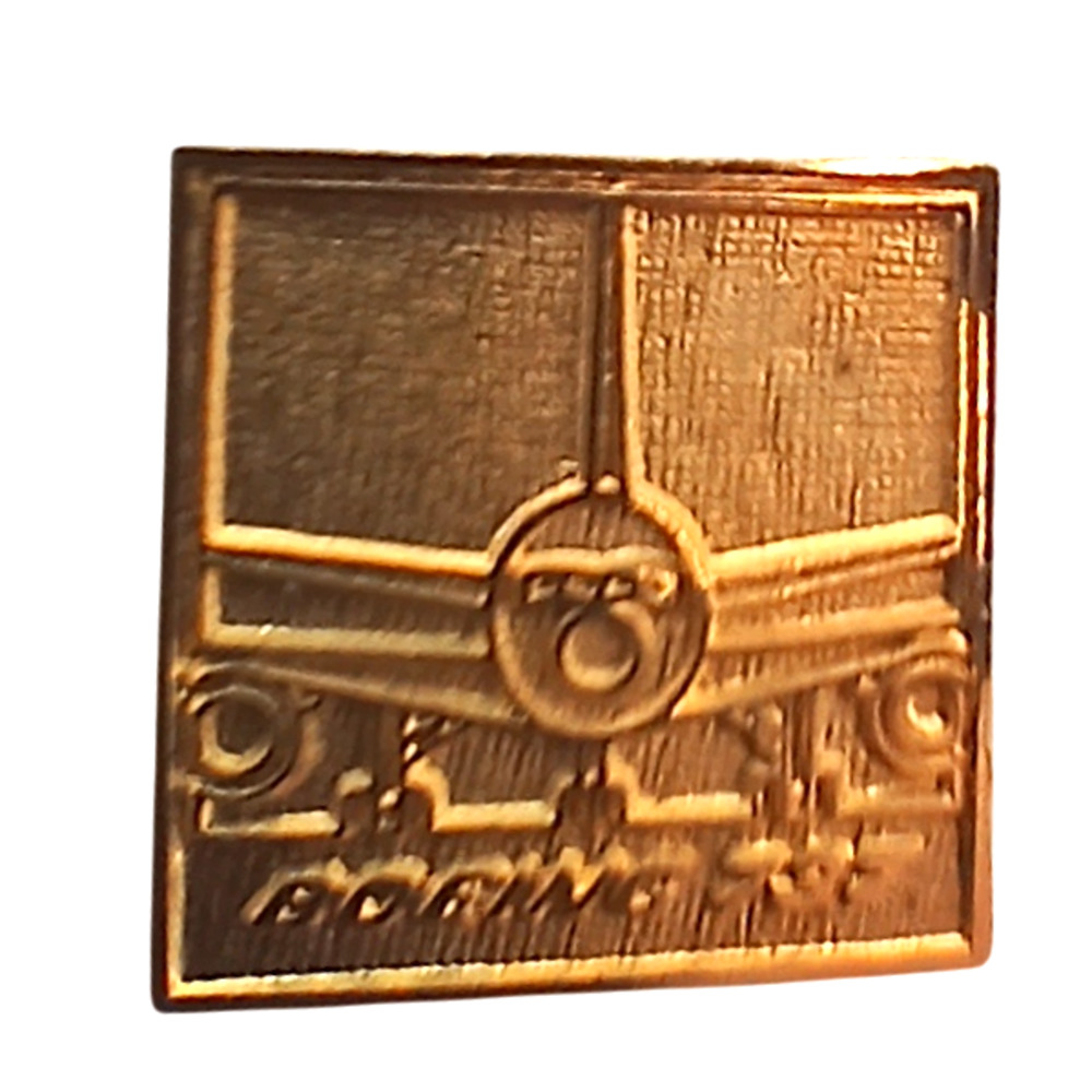 Boeing 757 Collectible Lapel Pin Gold Tone Sparkling Airplane Trading Pin
